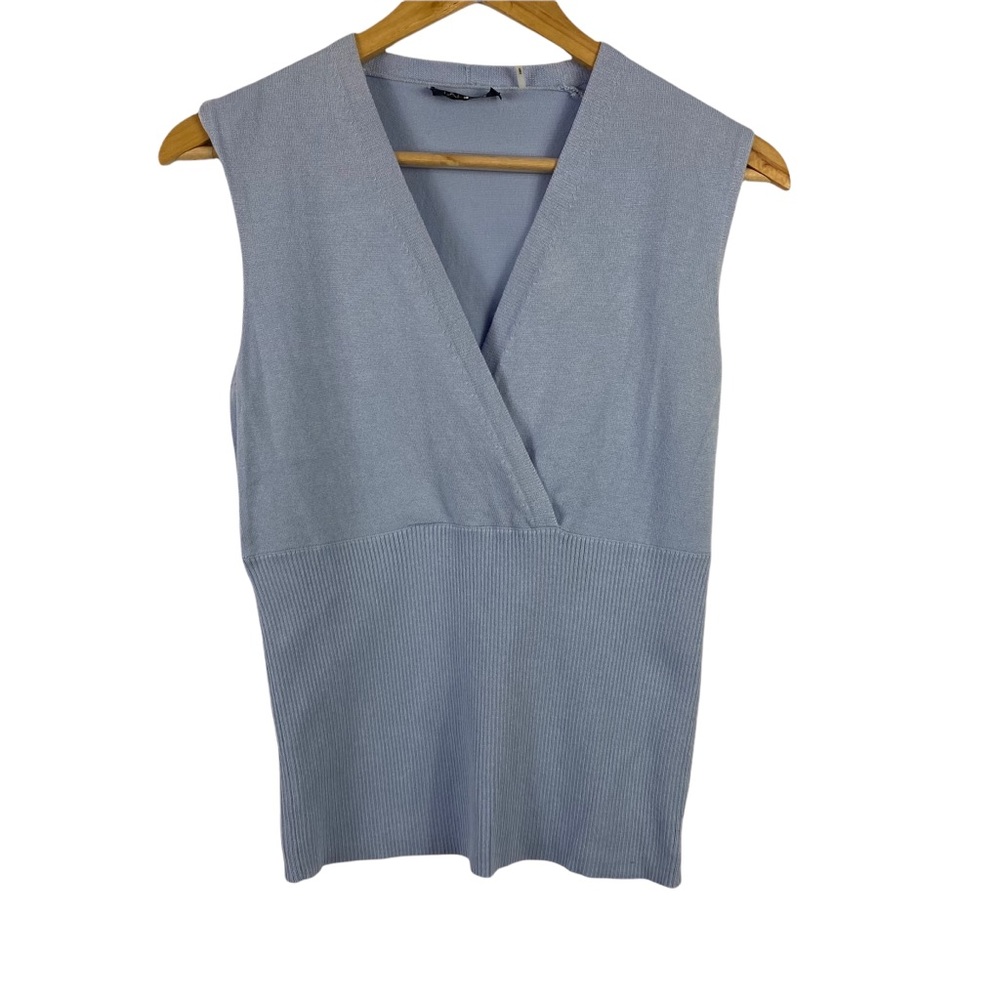 Tahari sleeveless sweater light purple V Neck Top Vest Rayon Medium